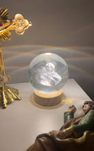 Load image into Gallery viewer, Esfera de Luz Virgen de Schoenstatt