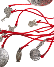 Load image into Gallery viewer, St. Benedict Detente Medal... Detente  de San Benito
