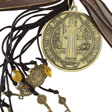 Load image into Gallery viewer, St. Benedict Detente Medal... Detente  de San Benito
