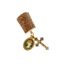 Load image into Gallery viewer, Pendants for chain: Virgin of Schoenstatt and cross.
