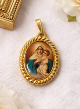 Load image into Gallery viewer, Pendant of Our Lady Schoenstatt
